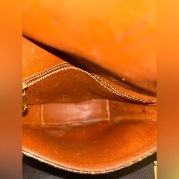 Louis Vuitton Crossbody bag. Looking for a new home. - Picture 7 of 11